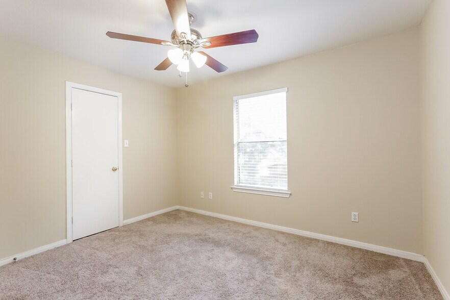 Building Photo - 8019 Scarlet Tanager Dr