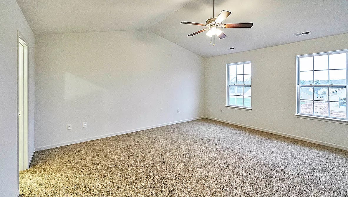 Building Photo - Room in House on N Great White Way