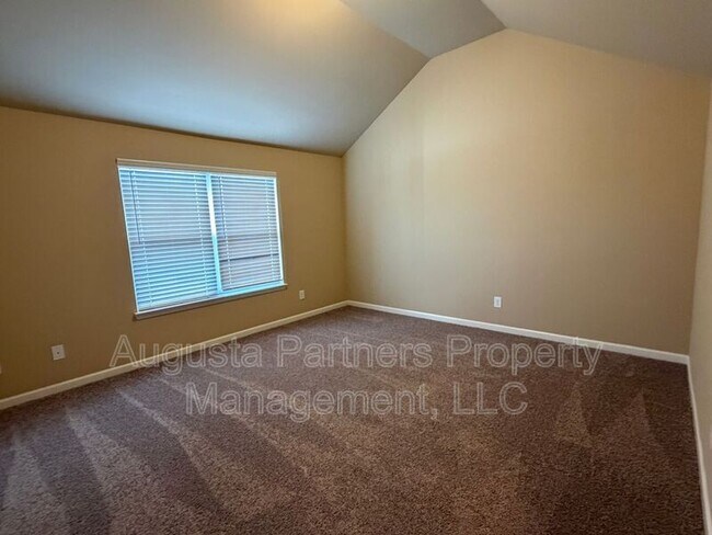Building Photo - 3012 Burgess St