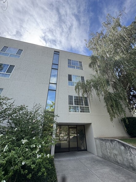 Building Photo - 110 S 800 E