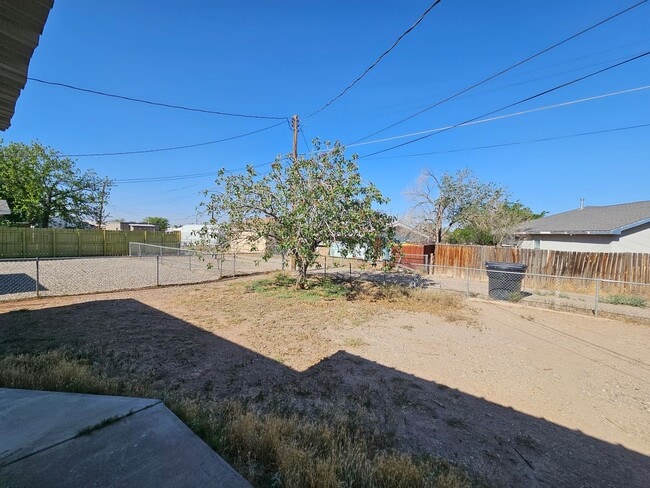 Building Photo - 1509 Cuba Ave