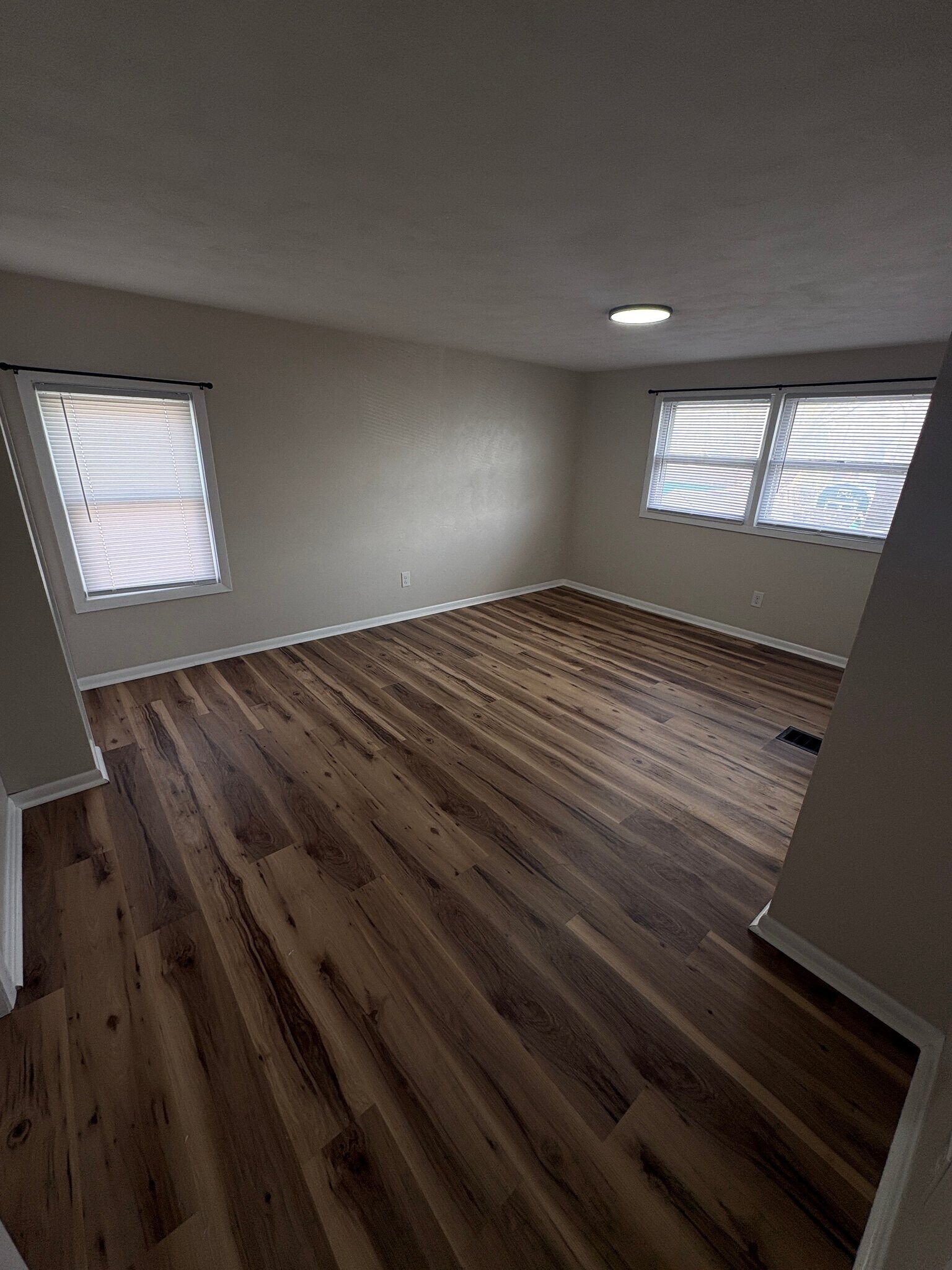 Building Photo - 26 Walnut Ct