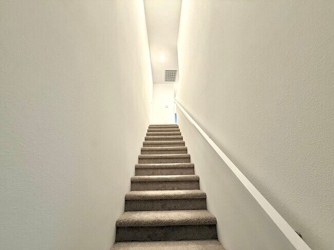 Building Photo - 26865 Millerton St