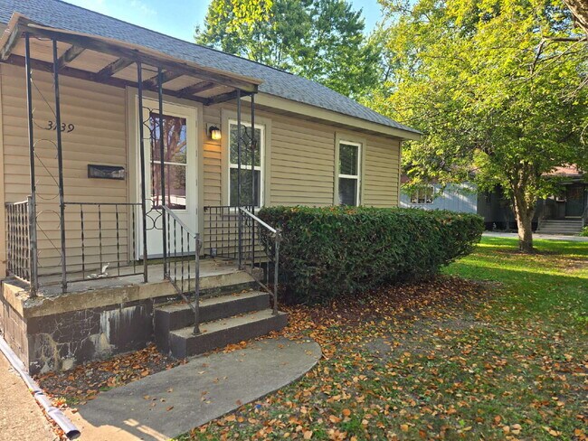 Building Photo - Room to Roam — Updated 2 Bed with Huge Yard & 2-Car Garage