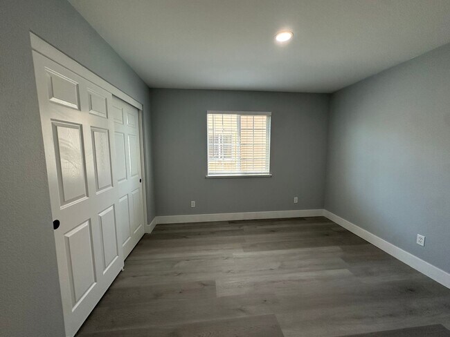 Building Photo - 1435 Lever Blvd