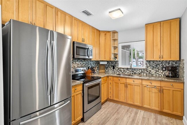 Building Photo - 5519 Commonwealth Ave N