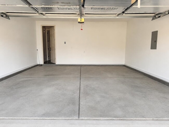 Building Photo - 1398 Sawmill Creek Ln