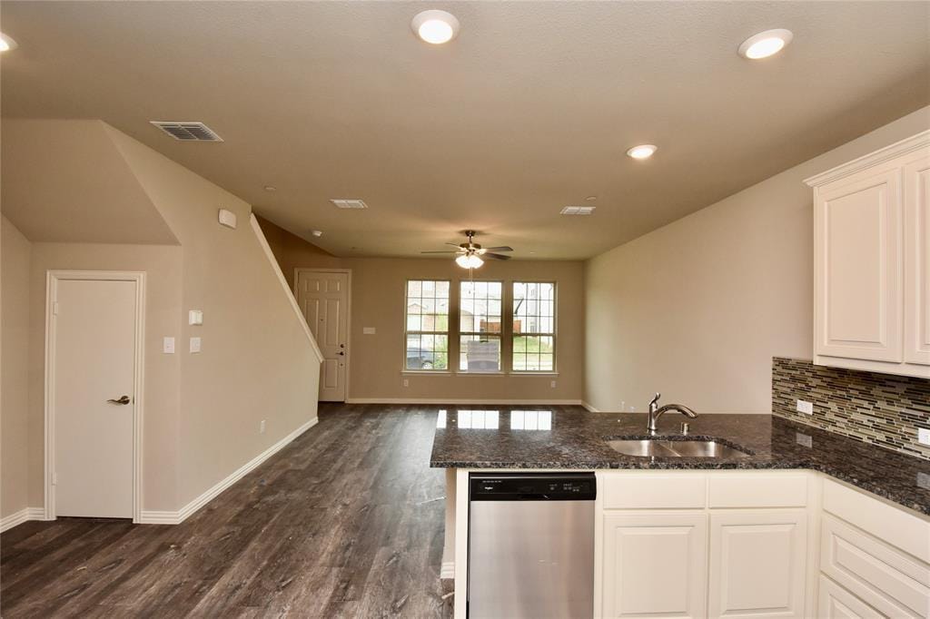 Living Room - 3405 Solana Cir