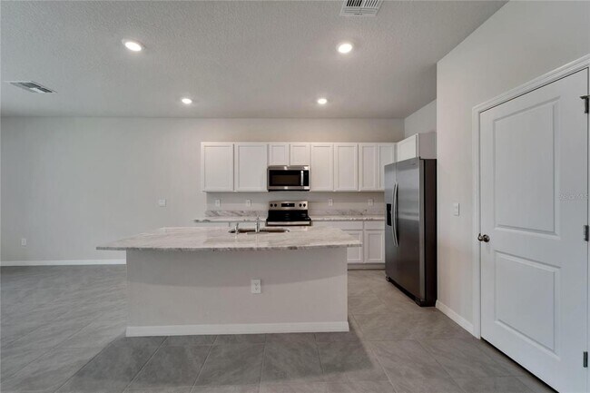 Building Photo - 17444 Crescent Moon Lp