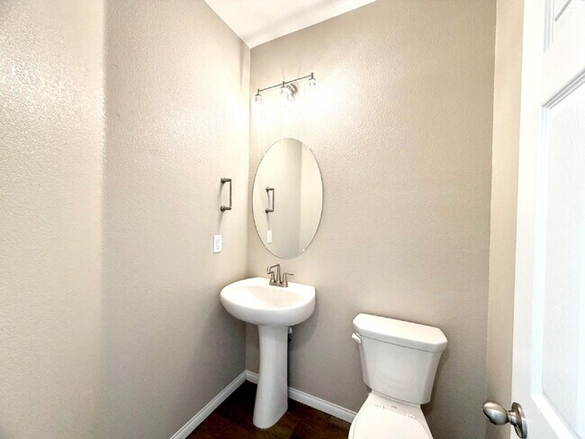Building Photo - HIVE FALL MOVE-IN SPECIAL: NEWER 2024 BUILD | GATED COMMUNITY | SOLAR INCLUDED