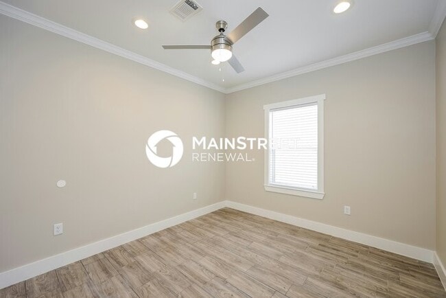 Building Photo - 4 Bedroom Pet-Friendly Home in San Antonio...
