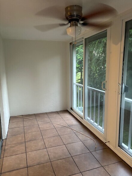 Building Photo - 4504 3rd St Cir W