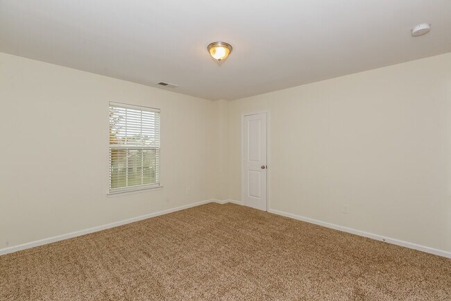 Building Photo - 7911 Hereford St