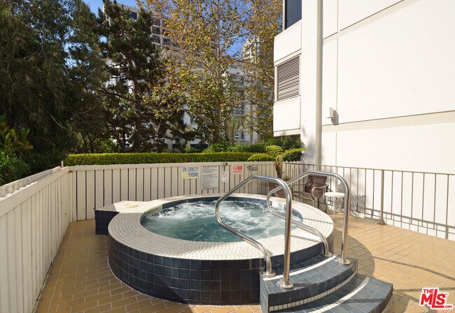 Building Photo - 10660 Wilshire Blvd