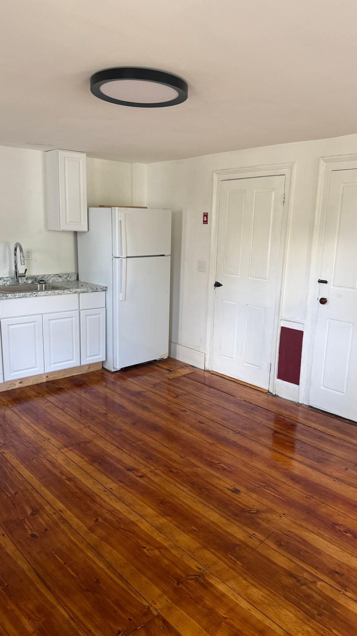 Kitchen - 329 Main St