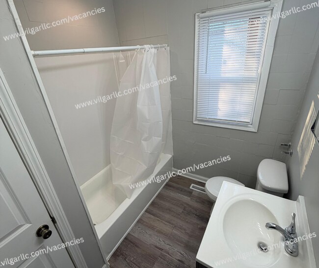 Building Photo - Discover comfort, convenience, and quality living in this beautifully updated 3-bedroom single-fa...