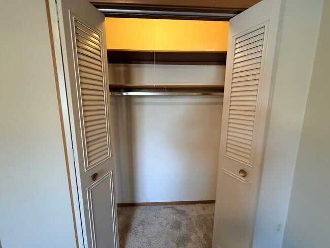 Building Photo - Cozy 2 Bedroom, 1 Bath Apartment with Patio - Welcome Home!