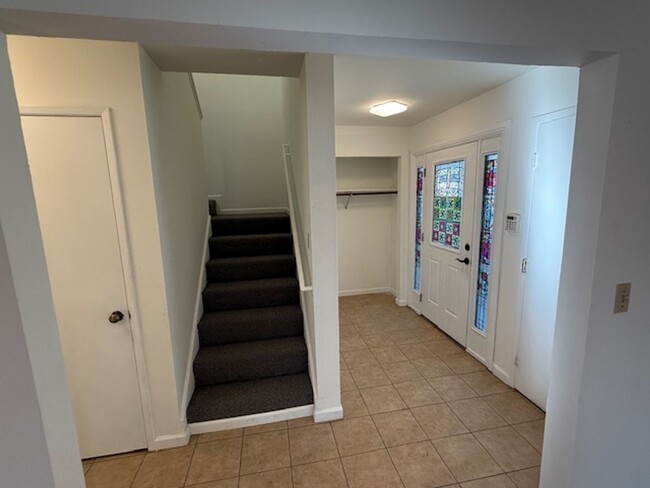 Building Photo - 3-Bedroom, 3-Bathroom Richmond Home Availa...