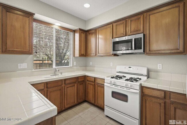 Building Photo - 3988 Dominus Dr