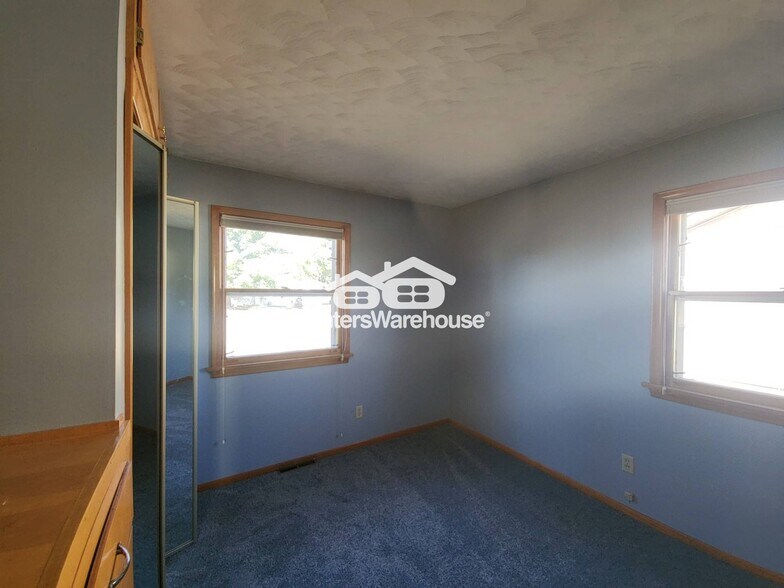 Building Photo - 732 E Lincoln Rd