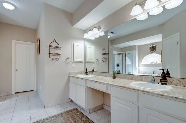 Building Photo - 731 Annie's Way