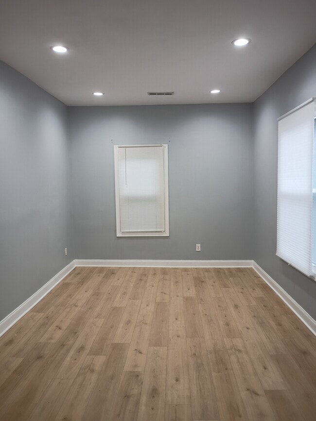 Building Photo - 3024 Semmes St