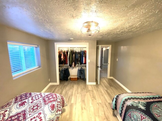 Building Photo - Beautiful Upgraded house in Santaquin