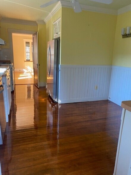Building Photo - 1096 Highland Ave