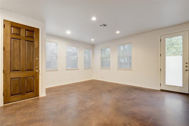 Building Photo - 2933 E Martin Luther King Jr Blvd