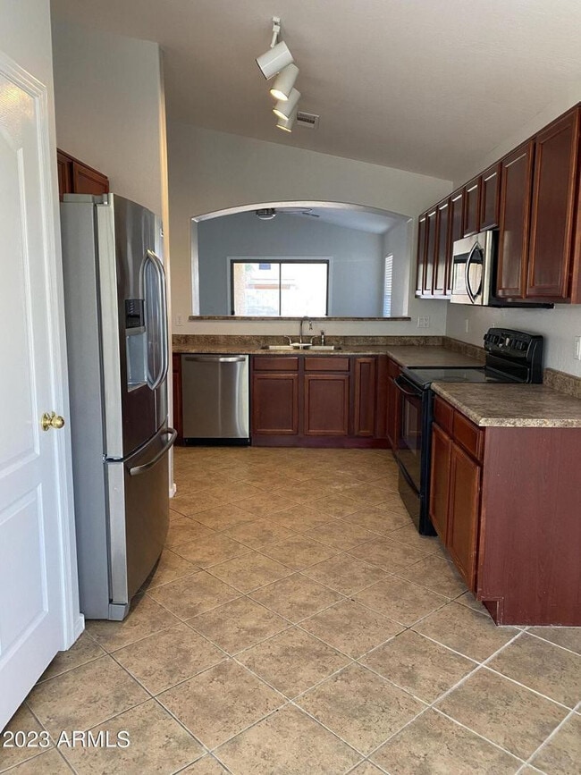 Building Photo - 45462 W Tulip Ln