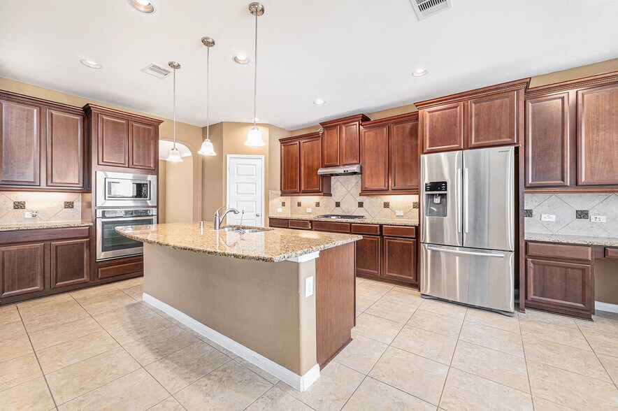 Building Photo - 11011 Kirker Ln