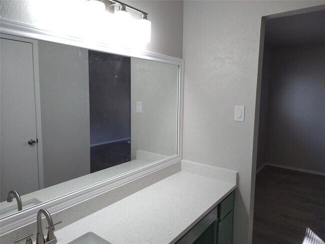 Building Photo - 7105 Treasure Cove