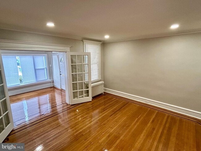 Building Photo - 1716 W Nedro Ave