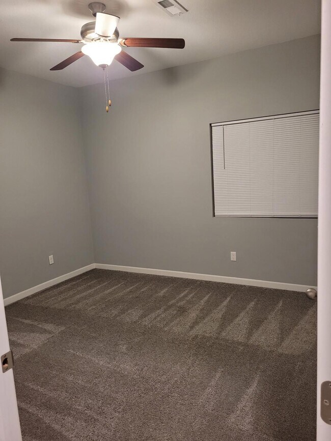 Building Photo - 10613 E Conifer St