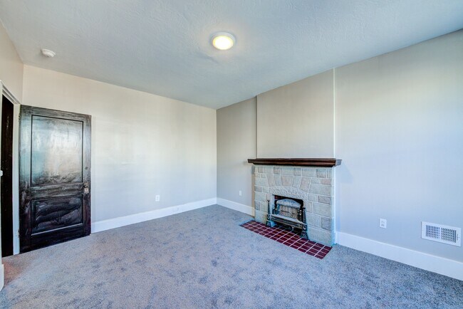 Building Photo - 426 Edgemont St