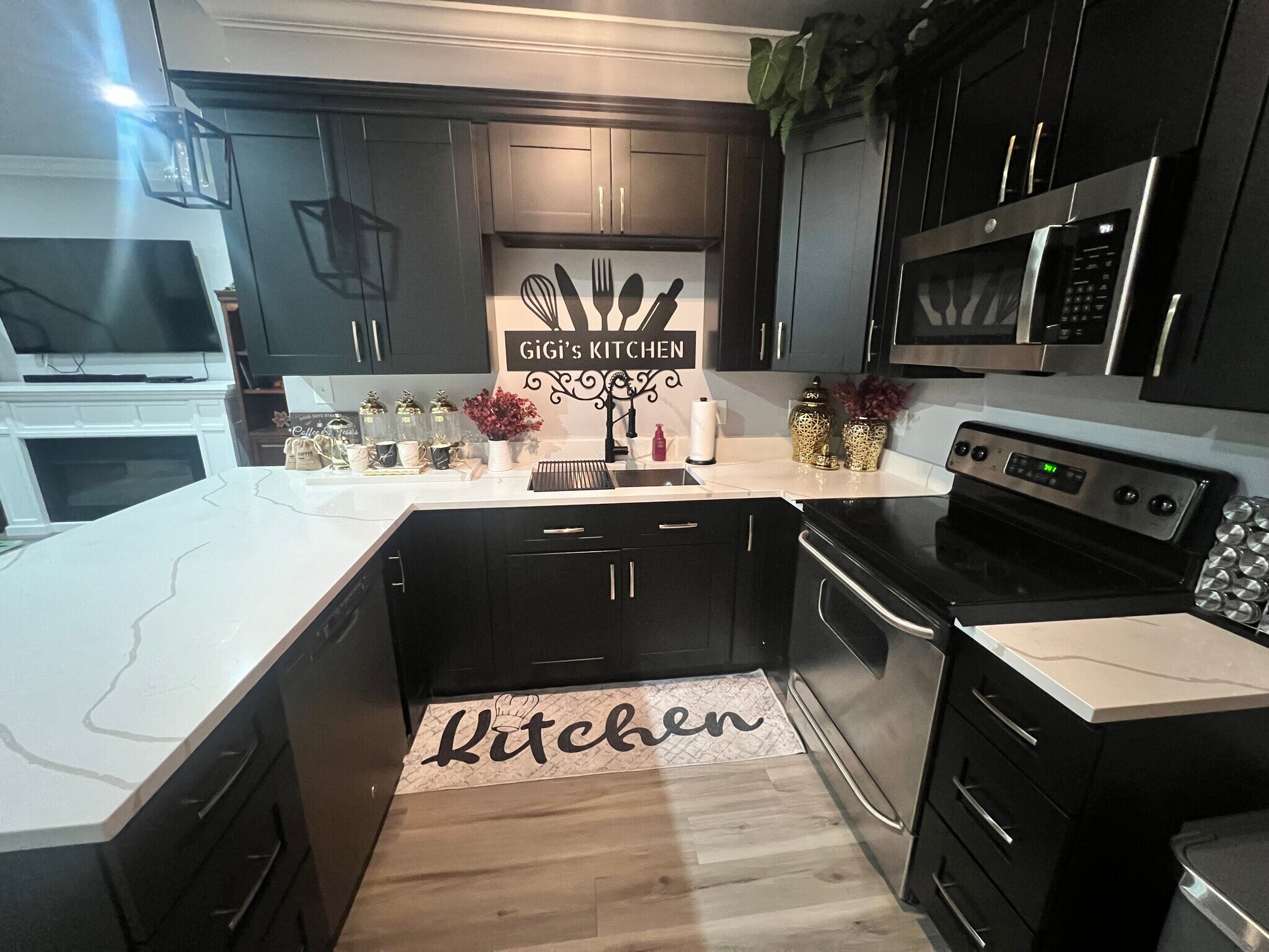 Building Photo - 1302 Windsor St