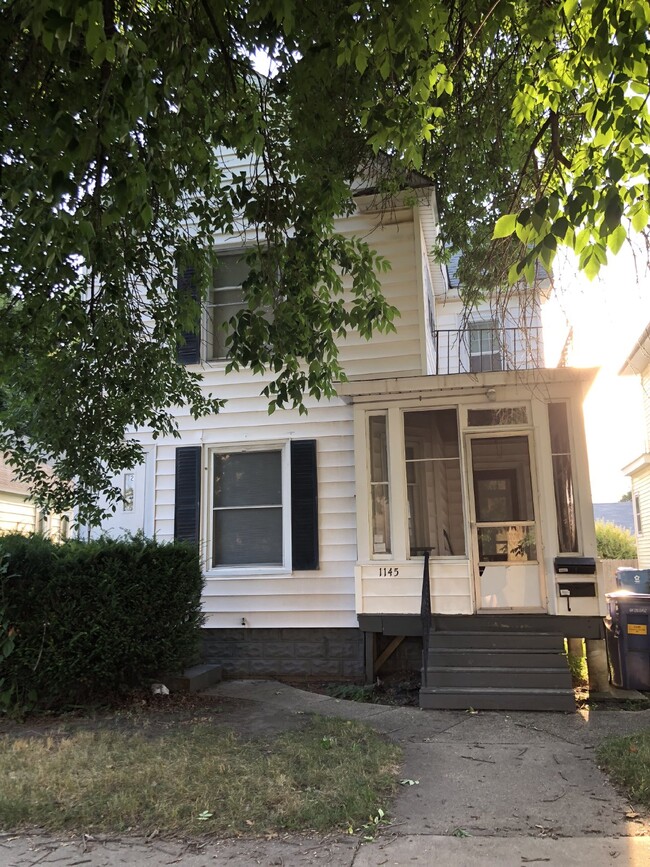 Primary Photo - West Side 2 Bedroom Upper