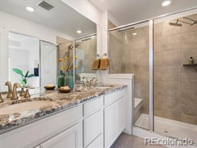 Building Photo - ***Beautiful 4 bed 3 bath nearly-new home ...