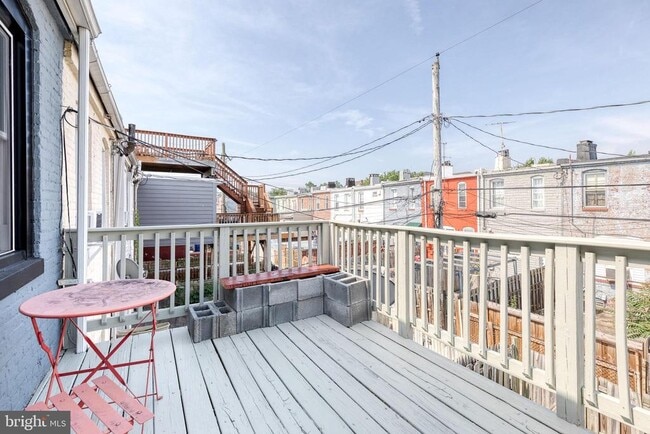 Building Photo - 112 N Streeper St