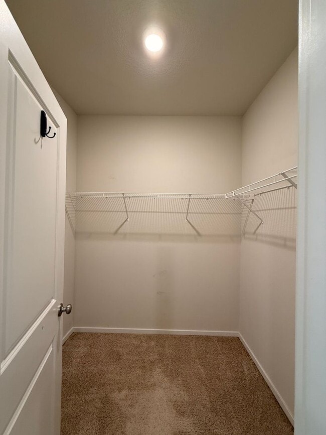 Building Photo - Newer single level 3 bed 2 bath home in NE Salem