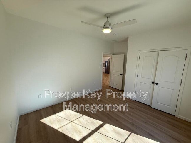 Building Photo - 405 E Chappell St