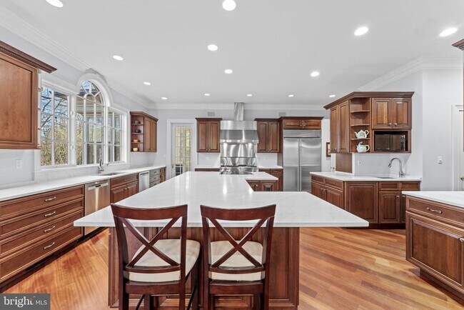 Building Photo - 8541 Old Dominion Dr