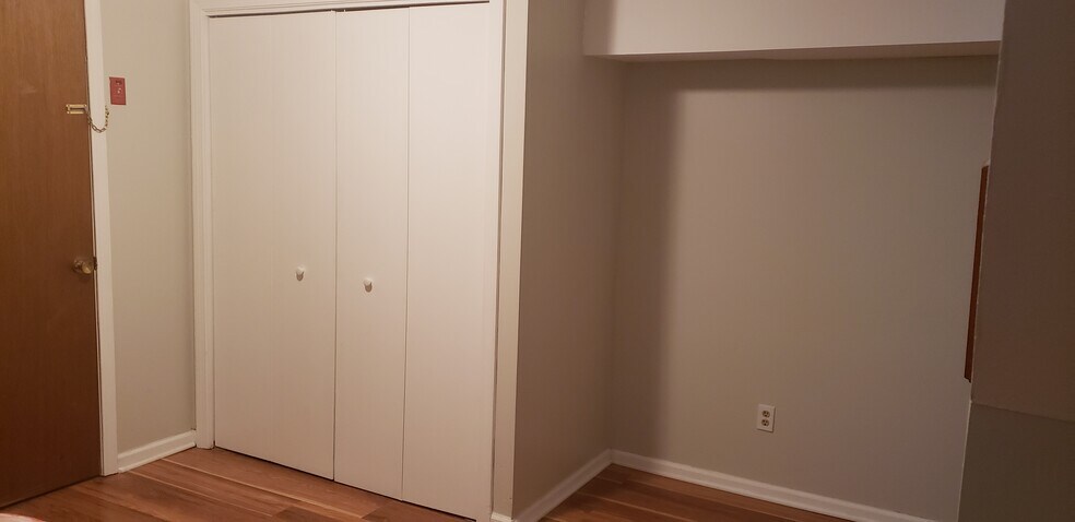 Building Photo - 678 Savin Ave