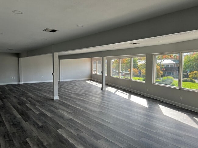 Building Photo - Commercial Space