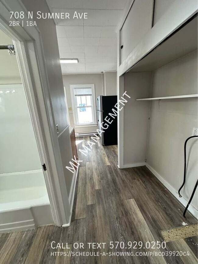 Building Photo - 2 bed /  bath