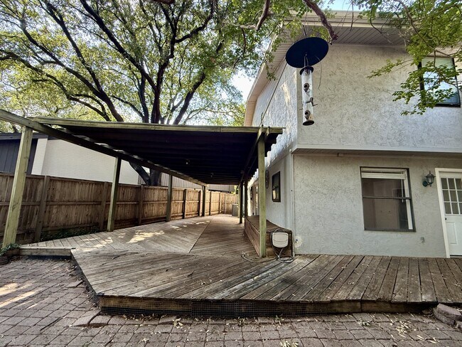 Building Photo - 5040 Thunder Rd