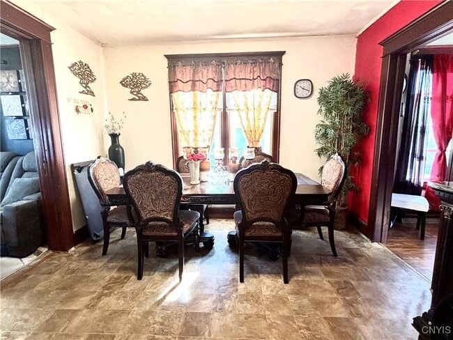 Building Photo - 204 E Bloomfield St