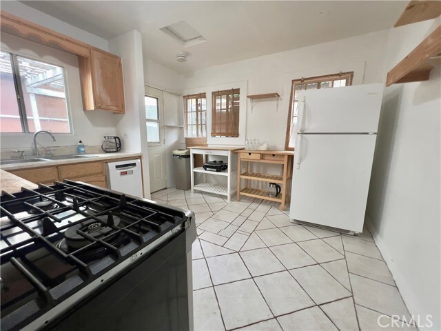 Building Photo - 1915 Echo Park Ave