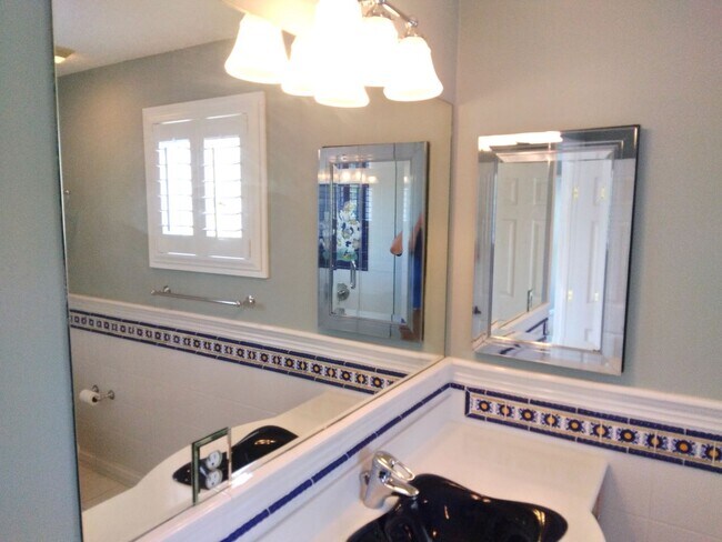 Building Photo - Harbor Front, 2 Bedroom, 2 Bath, Corner Unit at Mariners Pointe in Little River! Available Now!