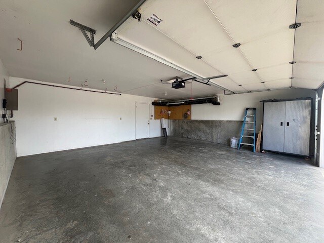 Building Photo - 1028 Park Hill Ct